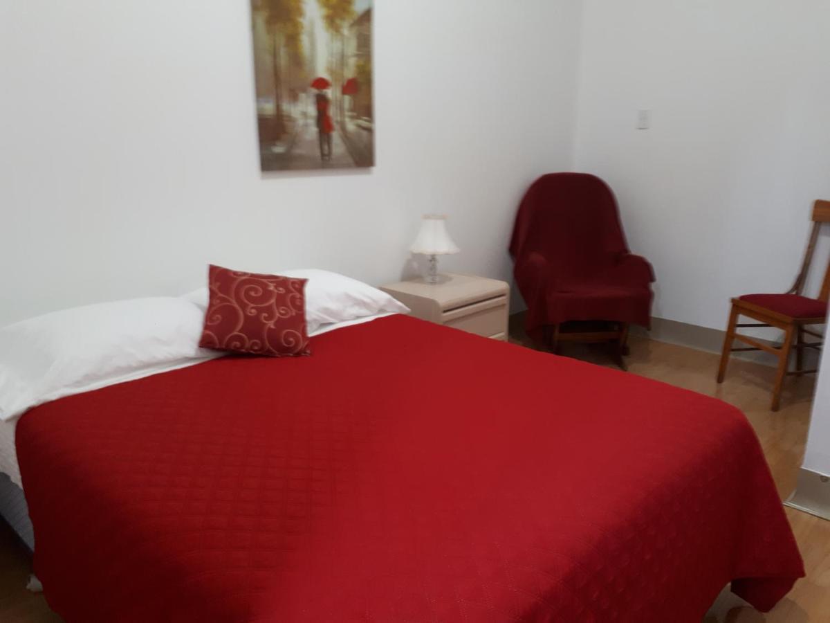 Mhotel Domaine L'Envolee- Maison Fleurie Victoriaville Exteriör bild